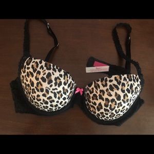 Victoria’s Secret 34C Push-up Demi Bra